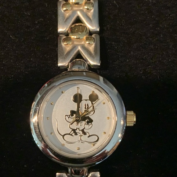 Vintage Disney Time Works Mickey Mouse Watch. - Picture 2 of 8